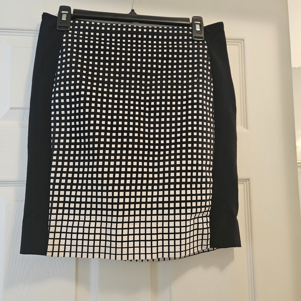 White House Black Market Black and White Grid Pencil Skirt
